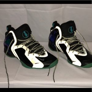 Nike Shoes - Nike Penny Hardaway’s. Glow in the dark reflectors Nike Shoes - Nike Penny Hardaway’s. Glow in the dark reflectors